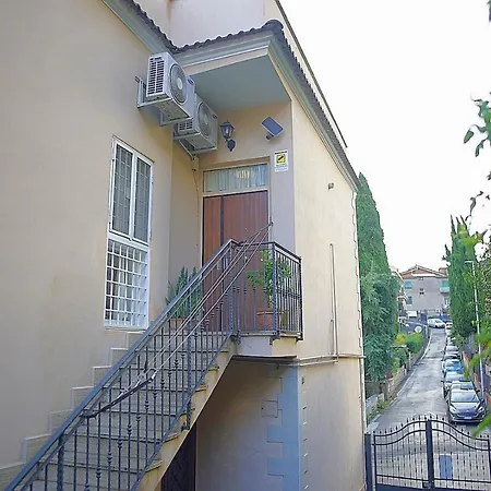 Guest house Eva Capital Vitinia