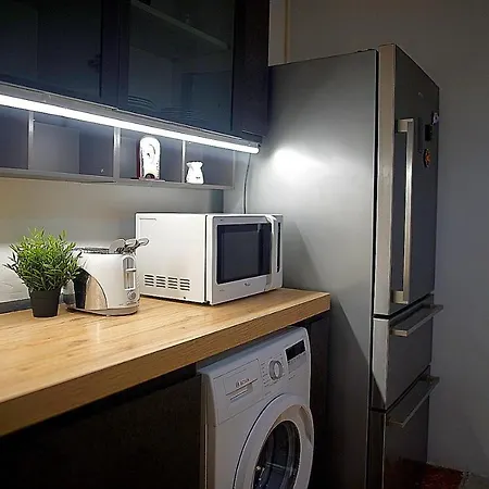 Eva Capital Guest house Vitinia
