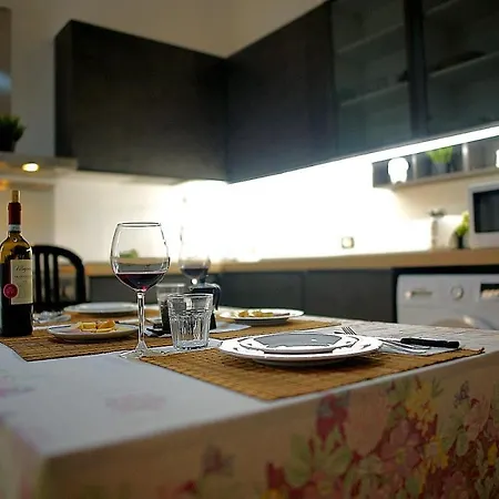 Eva Capital Guest house Vitinia